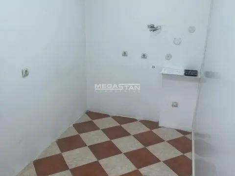 Izdavanje, poslovni prostor, 131m², Zemun Centar, Zemun Sve Podlokacije - image 3