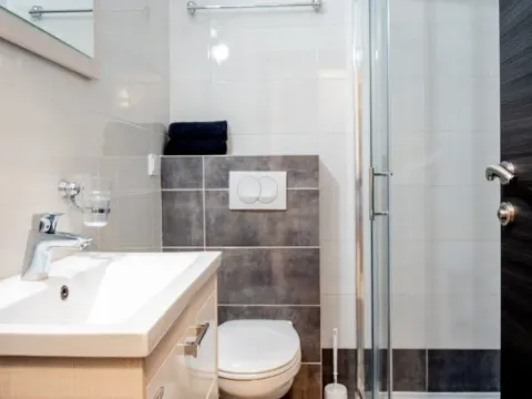 Izdavanje, jednosoban stan, 36m², Bečići, Budva - image 9