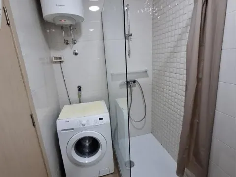 Izdavanje, jednosoban stan, 46m², City Kvart, Podgorica - image 15