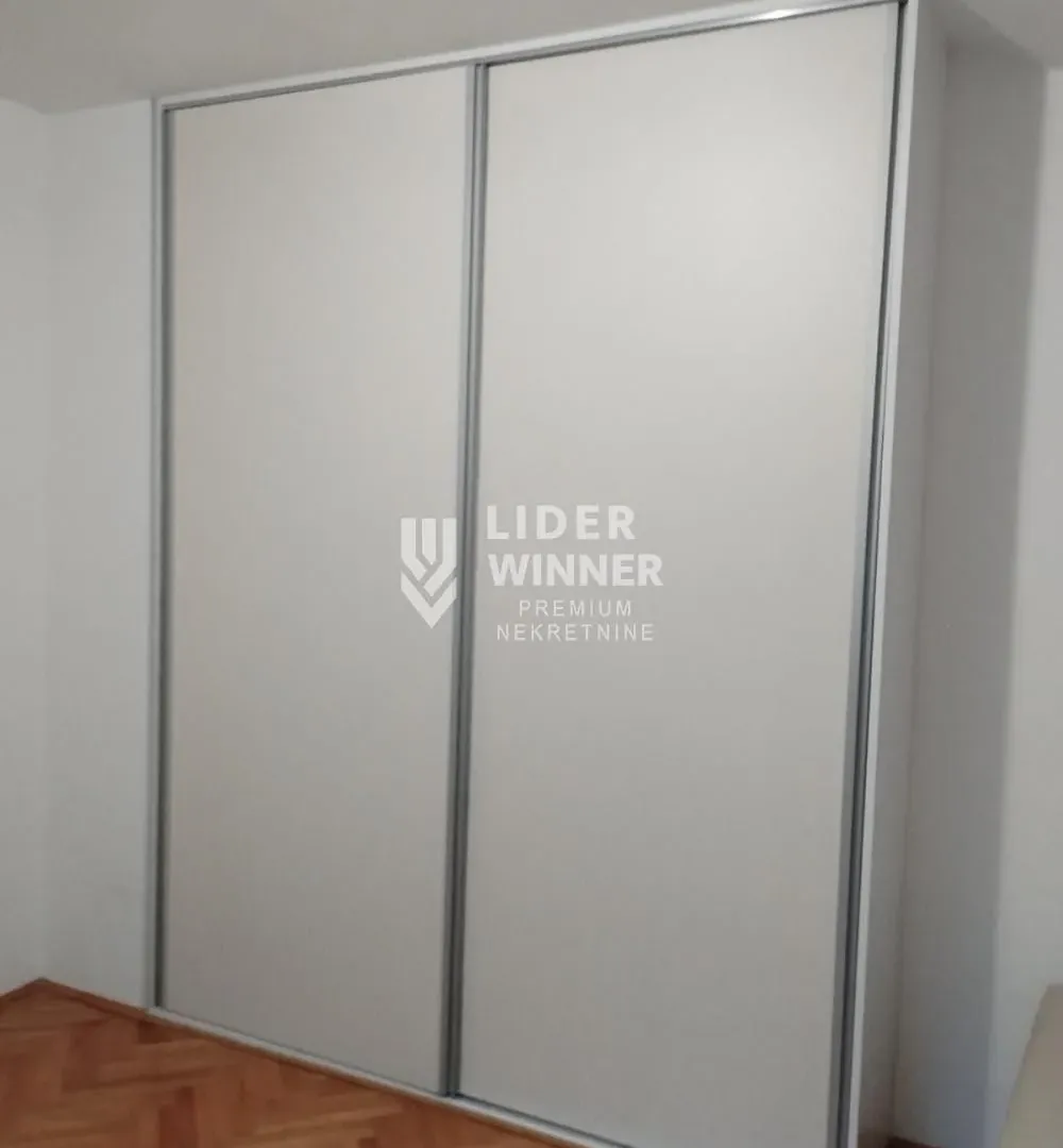 Rent, four bedroom apartment, 100m², Savski Venac, Beograd