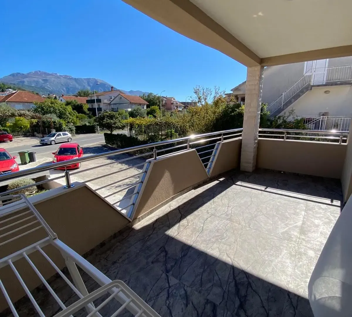 Rent, three bedroom apartment, 115m², Kalimanj, Tivat