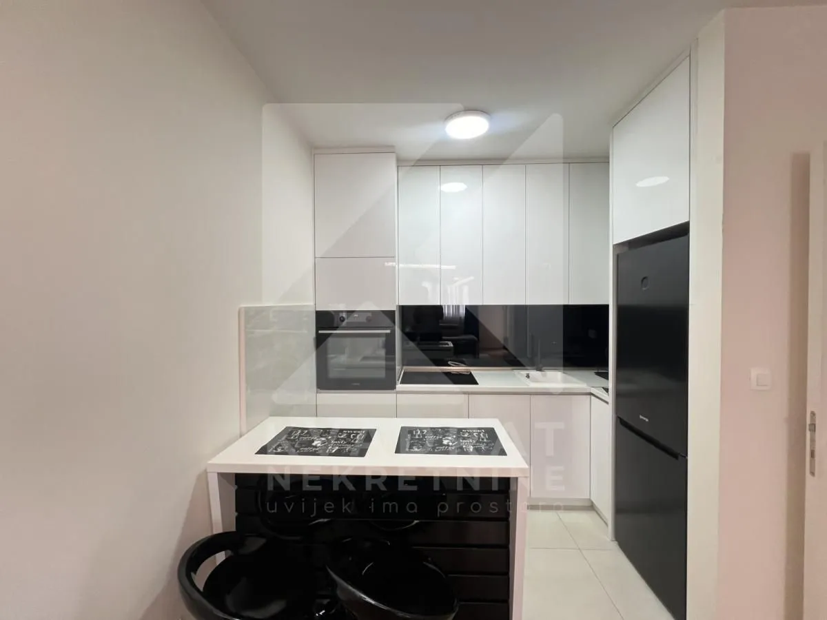 Rent, one bedroom apartment, 49m², Central Point, Podgorica