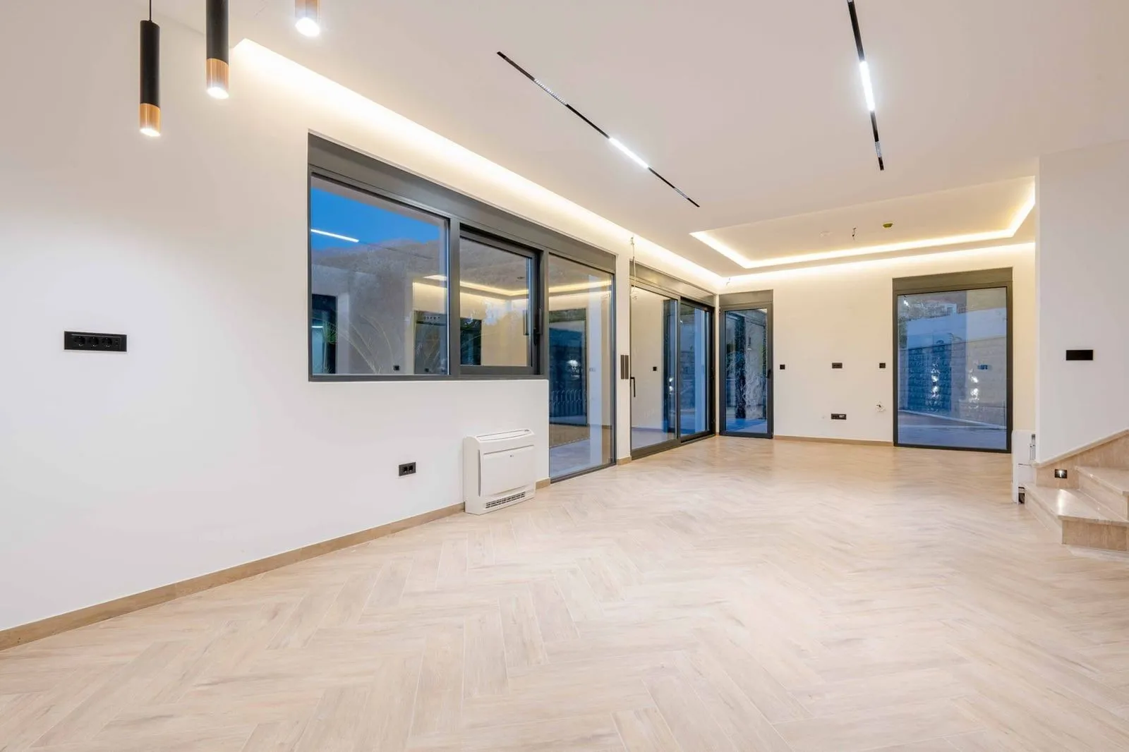 Prodaja, kuća, 240m², Kamenovo, Budva