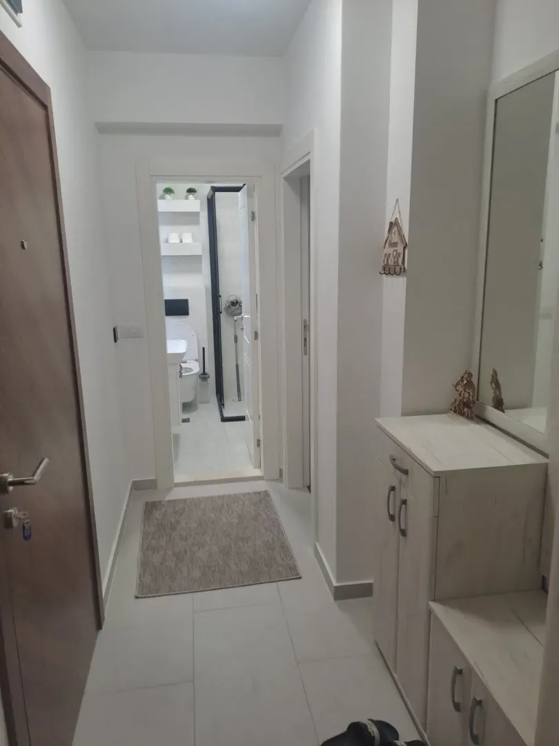 Izdavanje, jednosoban stan, 44m², Kava, Tivat
