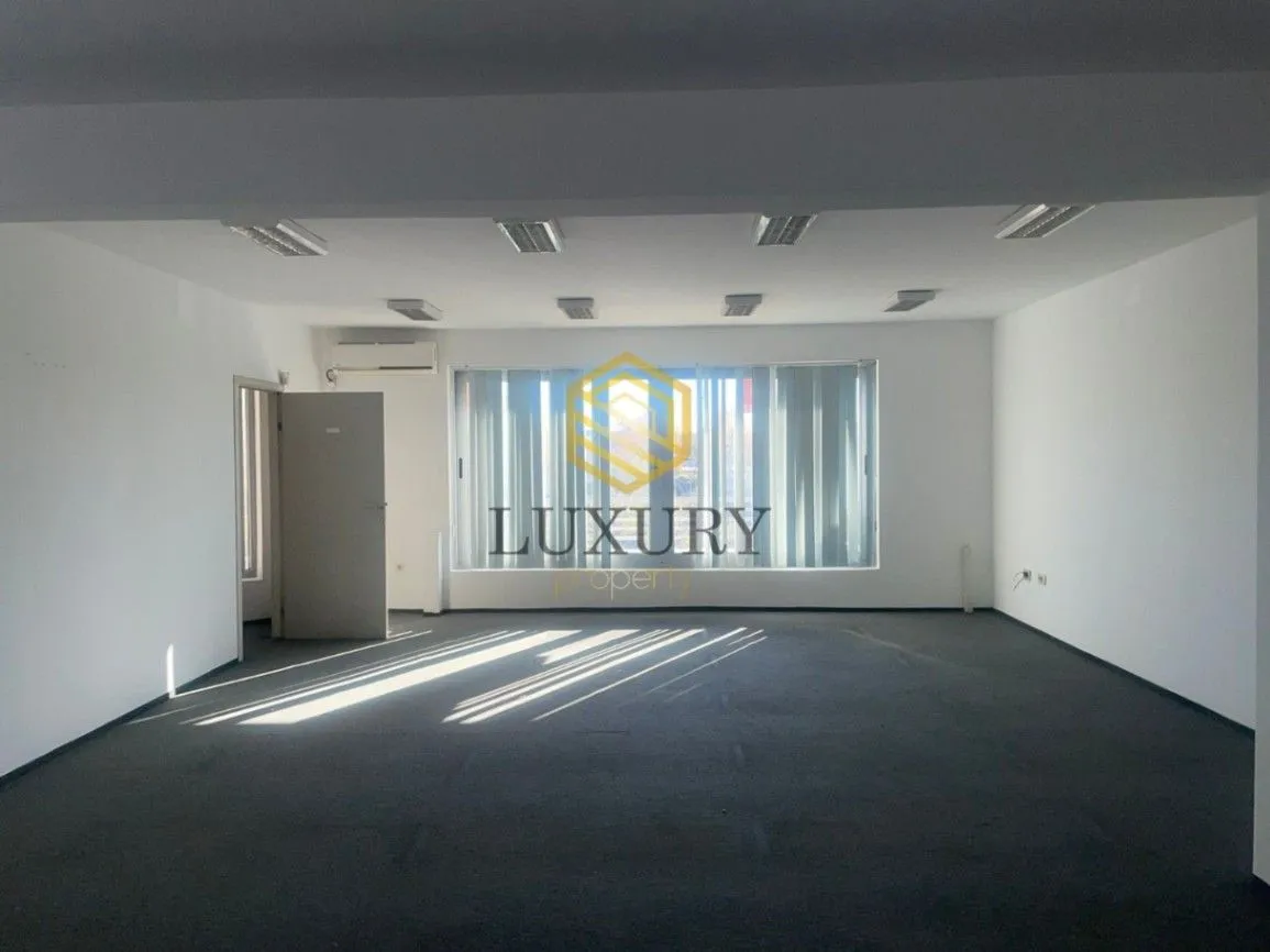 Rent, office space, 160m², 1 maj, Podgorica