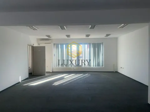 Rent, office space, 160m², 1 maj, Podgorica - image 8