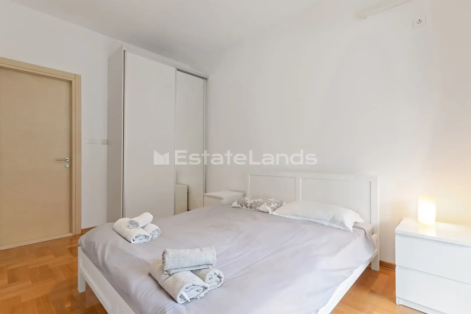 Prodaja, trosoban stan, 97m², Morinj, Kotor