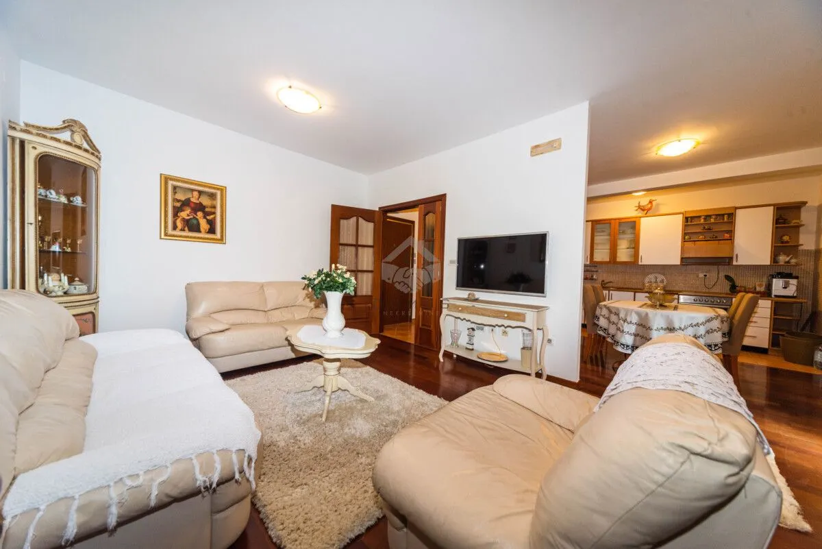 Rent, three bedroom apartment, 100m², Gorica C, Podgorica