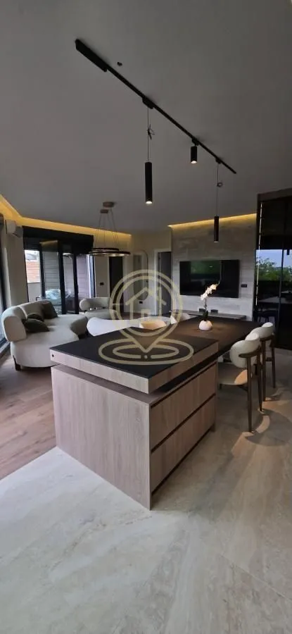 Izdavanje, trosoban stan, 83m², Olimp, Zvezdara Sve Podlokacije