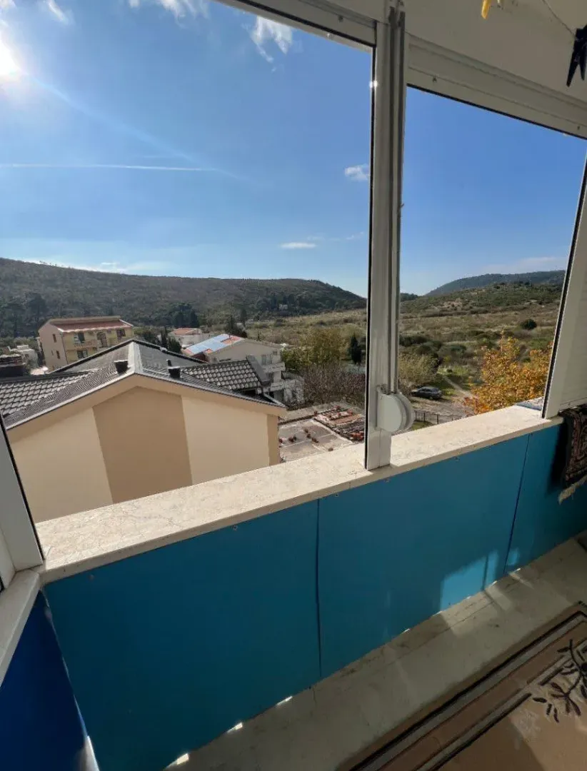 Sale, three bedroom apartment, 80m², Sutomore, Bar
