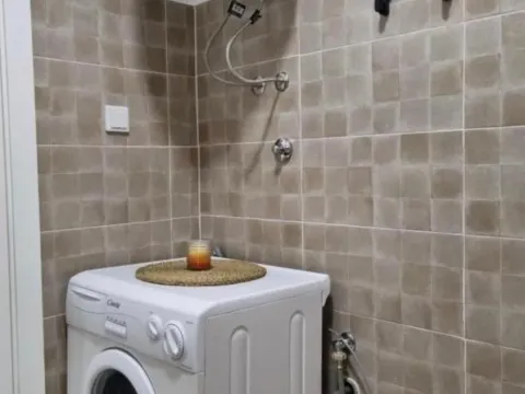 Izdavanje, dvosoban stan, 90m², Risan, Kotor - image 15