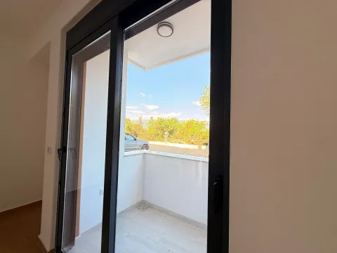 Prodaja, dvosoban stan, 76m², Pinješ, Ulcinj - image 3