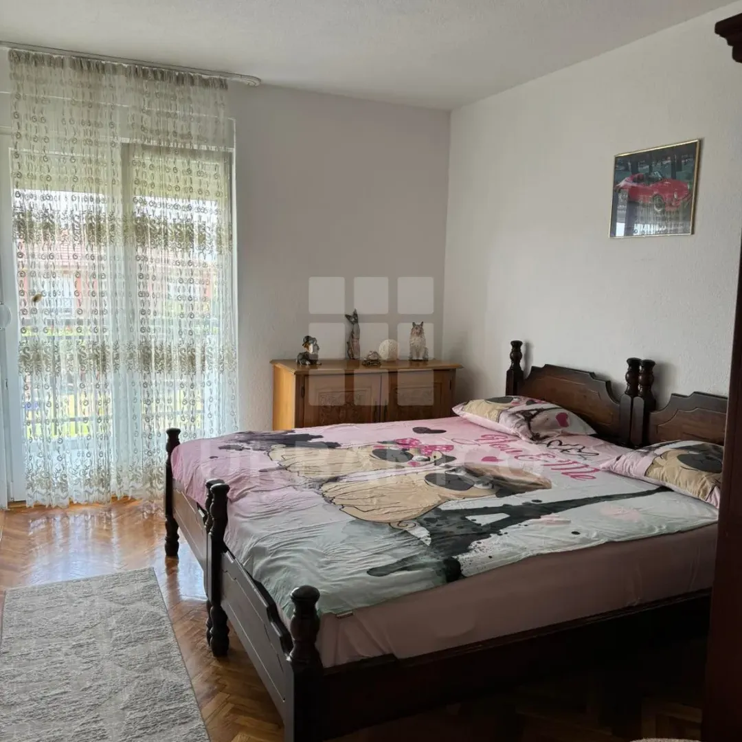 Izdavanje, dvosoban stan, 75m², Gornja Gorica, Podgorica