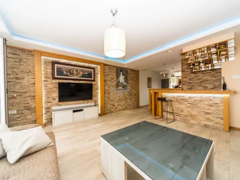 Izdavanje, trosoban stan, 145m², Zabjelo, Podgorica - image 3