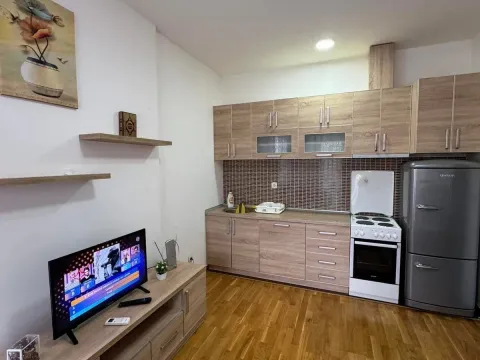 Izdavanje, jednosoban stan, 55m², Momišići, Podgorica - image 3