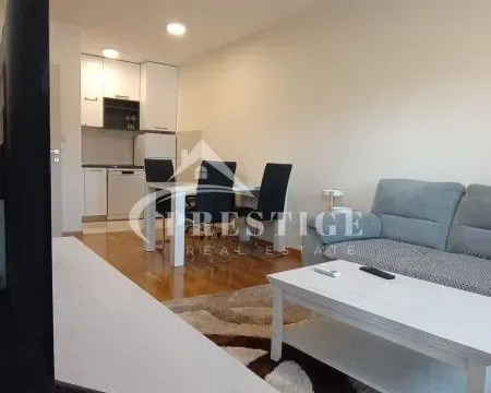 Izdavanje, jednosoban stan, 45m², City Kej, Podgorica - image 2