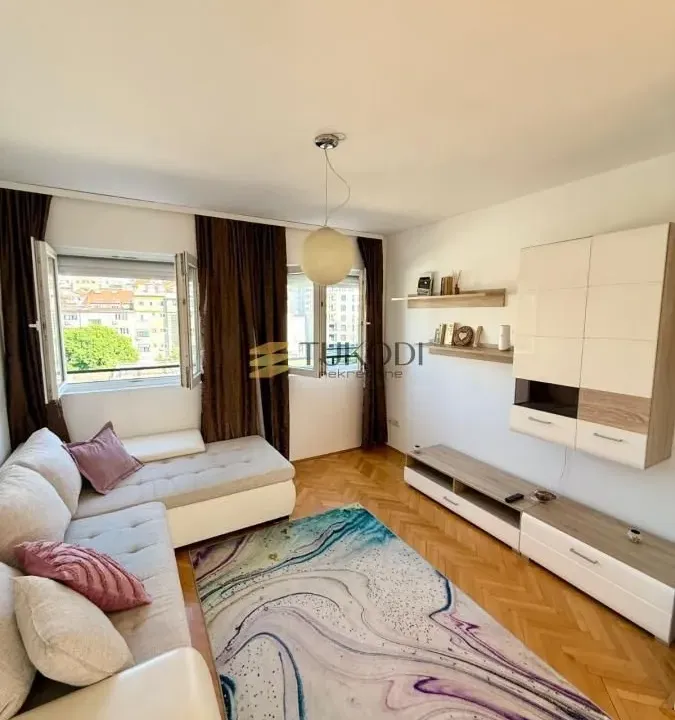 Rent, two bedroom apartment, 75m², Palata Pravde, Beograd