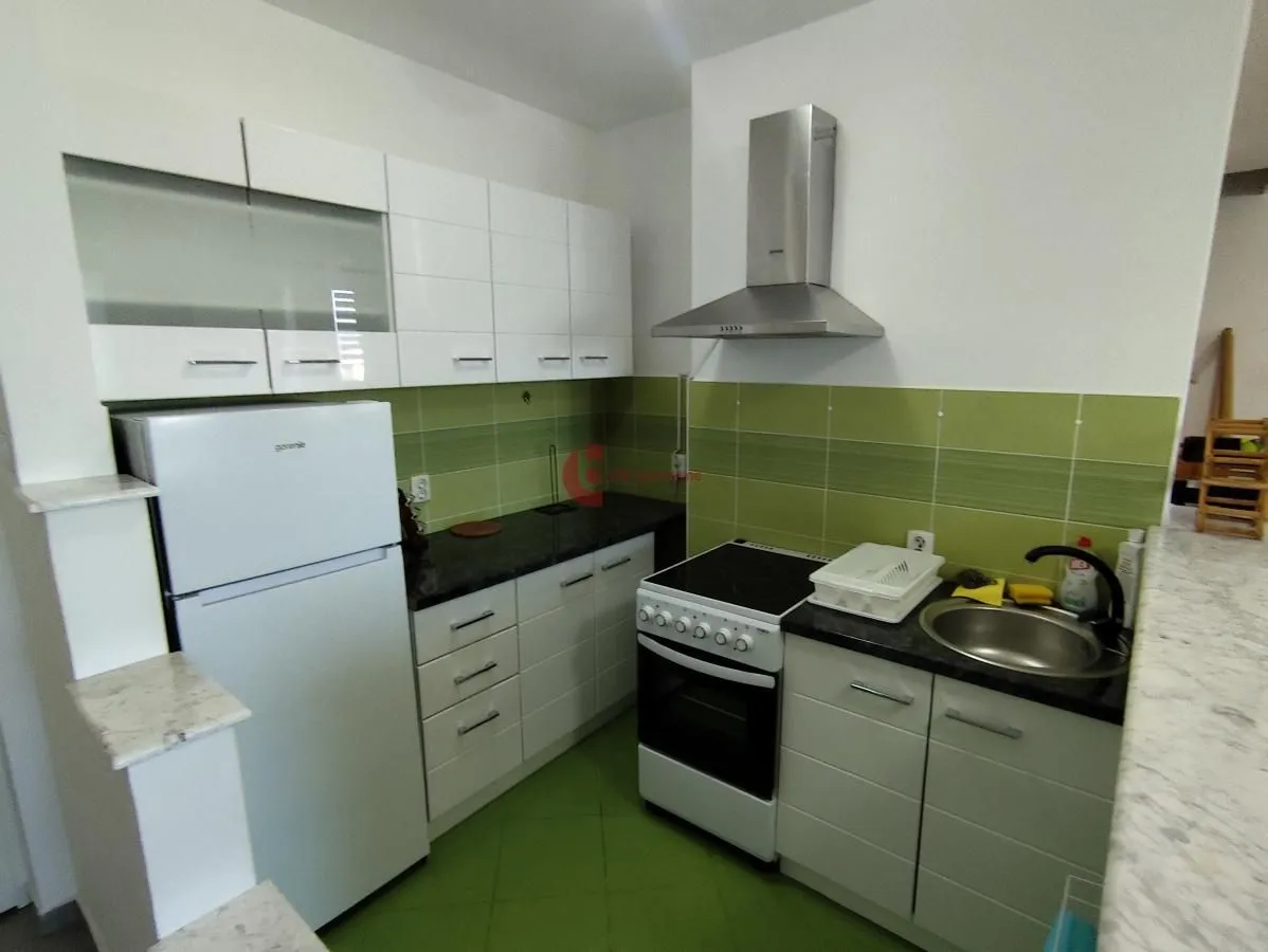 Izdavanje, trosoban stan, 90m², Centar, Subotica