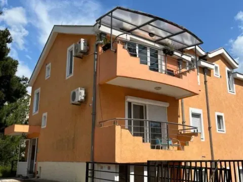 Izdavanje, garsonjera, 25m², Petrovac, Budva - image 10