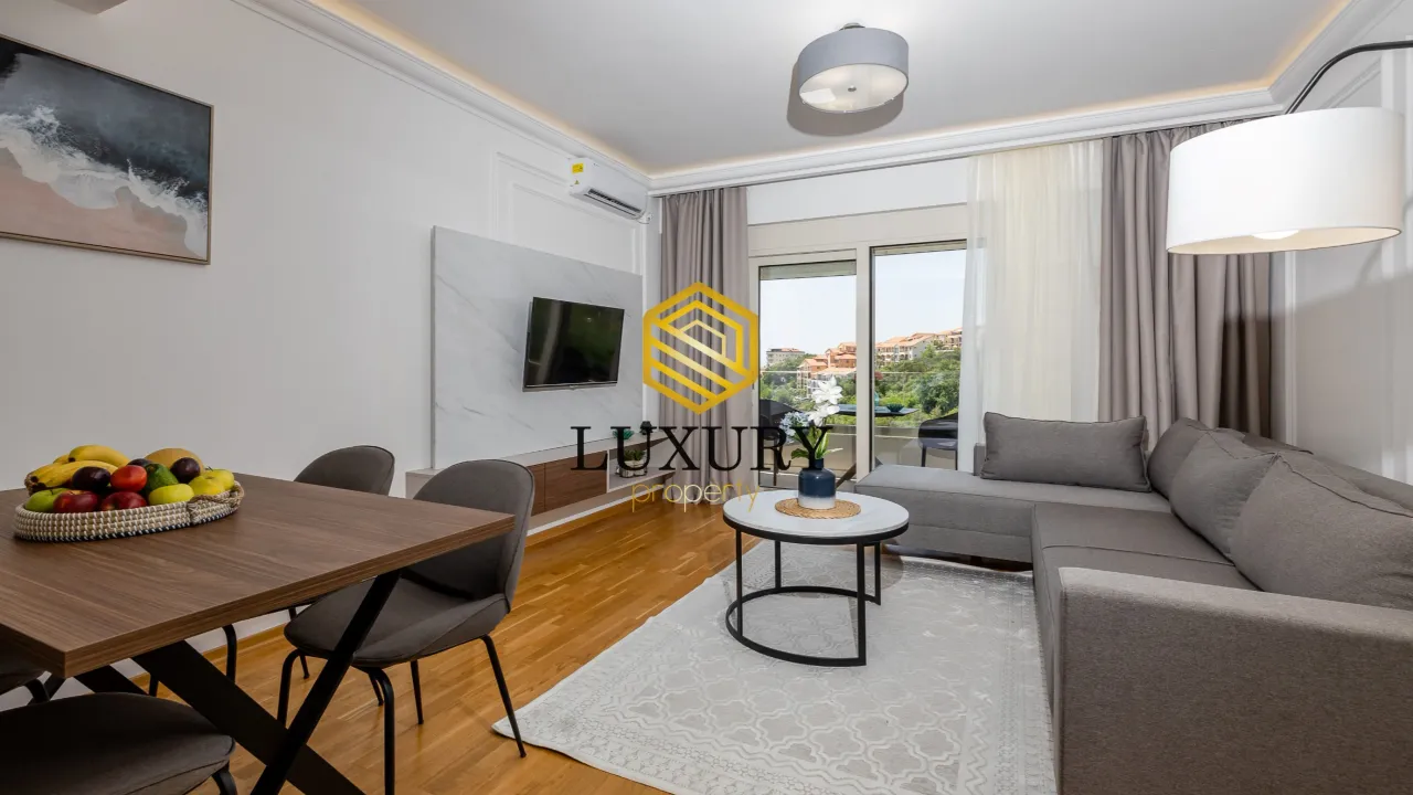 Rent, two bedroom apartment, 71m², Bečići, Budva