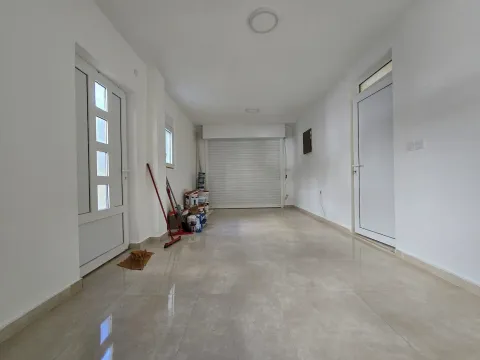 Rent, office space, 337m², Stari Aerodrom, Podgorica - image 37