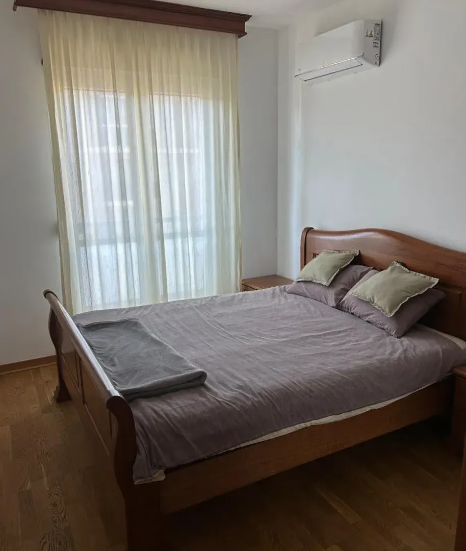 Izdavanje, dvosoban stan, 64m², City Kvart, Podgorica