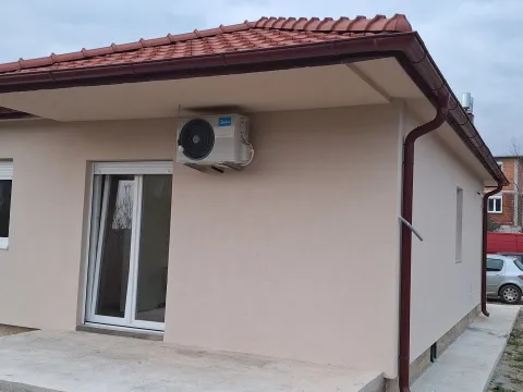 Izdavanje, kuća, 70m², Radanovići, Kotor - image 4