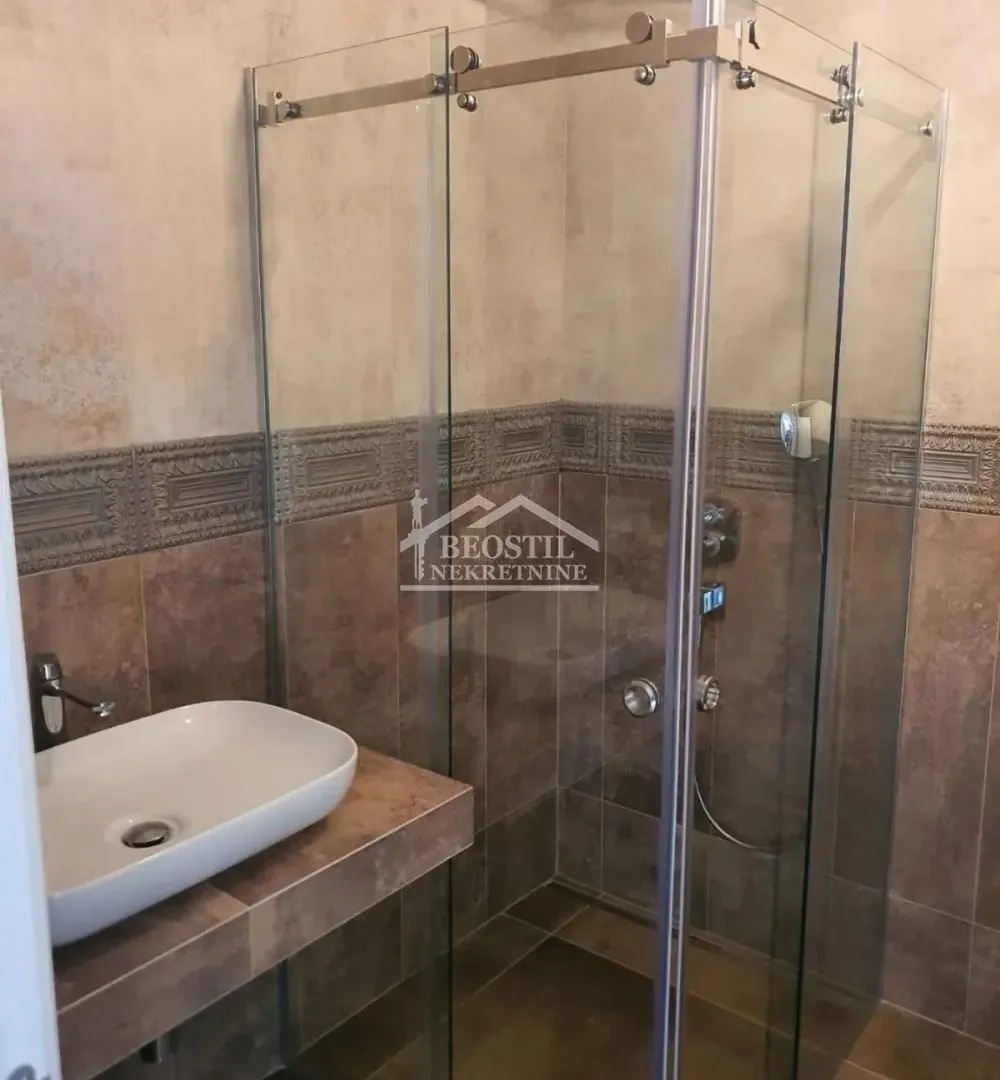 Rent, office space, 77m², Slavujev Venac, Zvezdara Sve Podlokacije