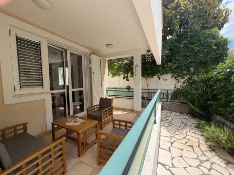Rent, one bedroom apartment, 41m², Petrovac, Budva - image 6
