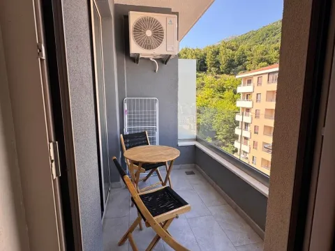 Rent, one bedroom apartment, 62m², Bečići, Budva - image 13