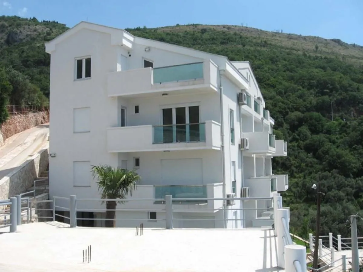 Prodaja, poslovni prostor, 137m², Petrovac, Budva