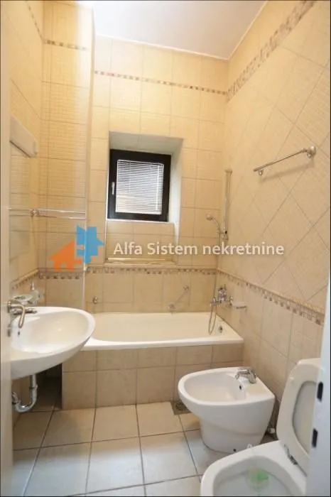 Izdavanje, kuća, 550m², Autokomanda, Voždovac Sve Podlokacije