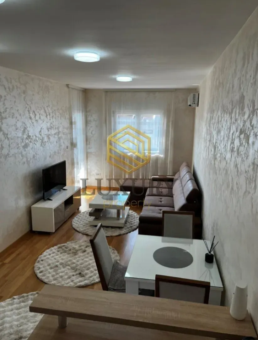 Prodaja, jednosoban stan, 43m², Stari Aerodrom, Podgorica