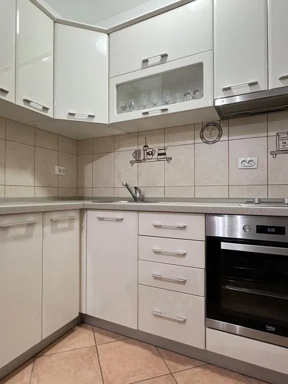 Izdavanje, jednosoban stan, 45m², Blok 9, Podgorica