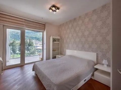 Izdavanje, jednosoban stan, 63m², Centar, Budva - image 6