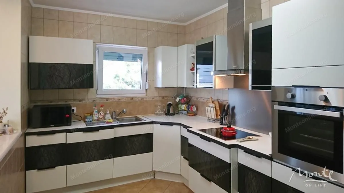 Sale, house, 330m², Utjeha, Bar
