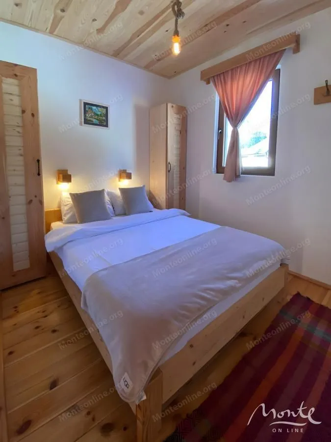 Sale, office space, 300m², Kolašin, Crna Gora
