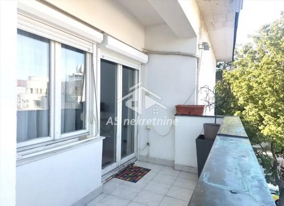 Prodaja, četvorosoban stan, 140m², Savski Venac, Beograd
