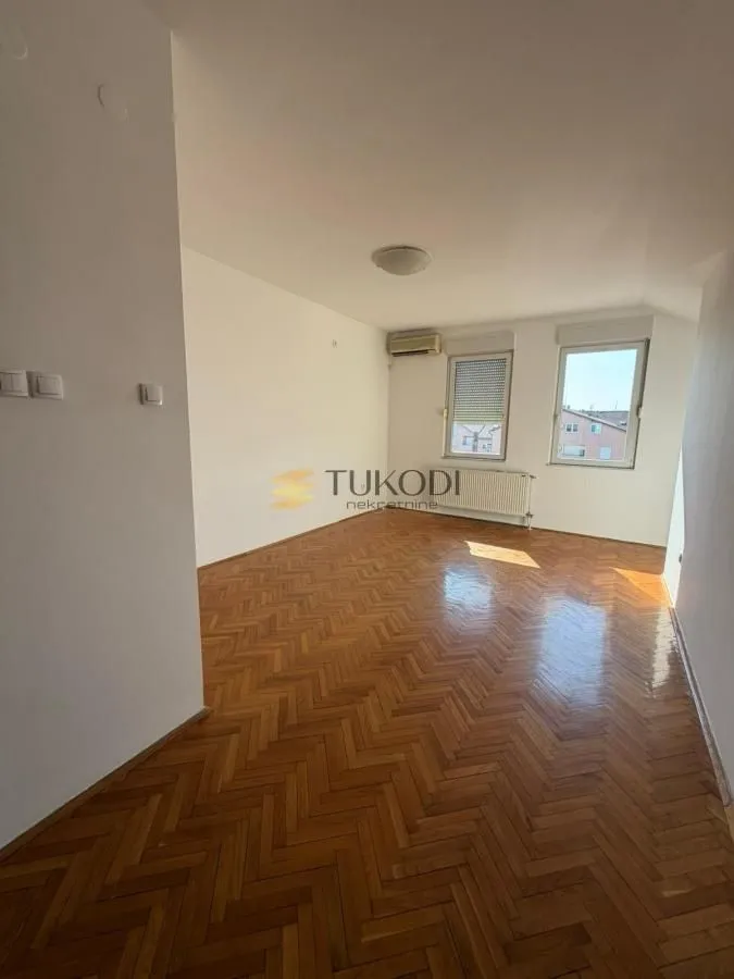 Sale, four bedroom apartment, 120m², Stari grad, Novi Sad