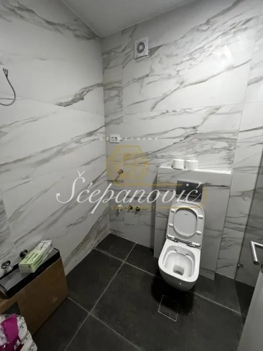 Izdavanje, trosoban stan, 65m², Rotkvarija, Novi Sad Sve Podlokacije