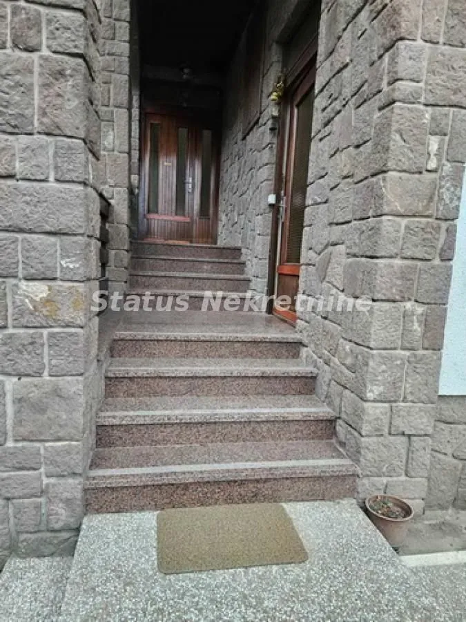 Prodaja, kuća, 260m², Kać, Novi Sad Sve Podlokacije