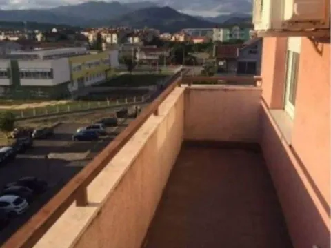 Izdavanje, stan, 60m², Stari Aerodrom, Podgorica - image 2