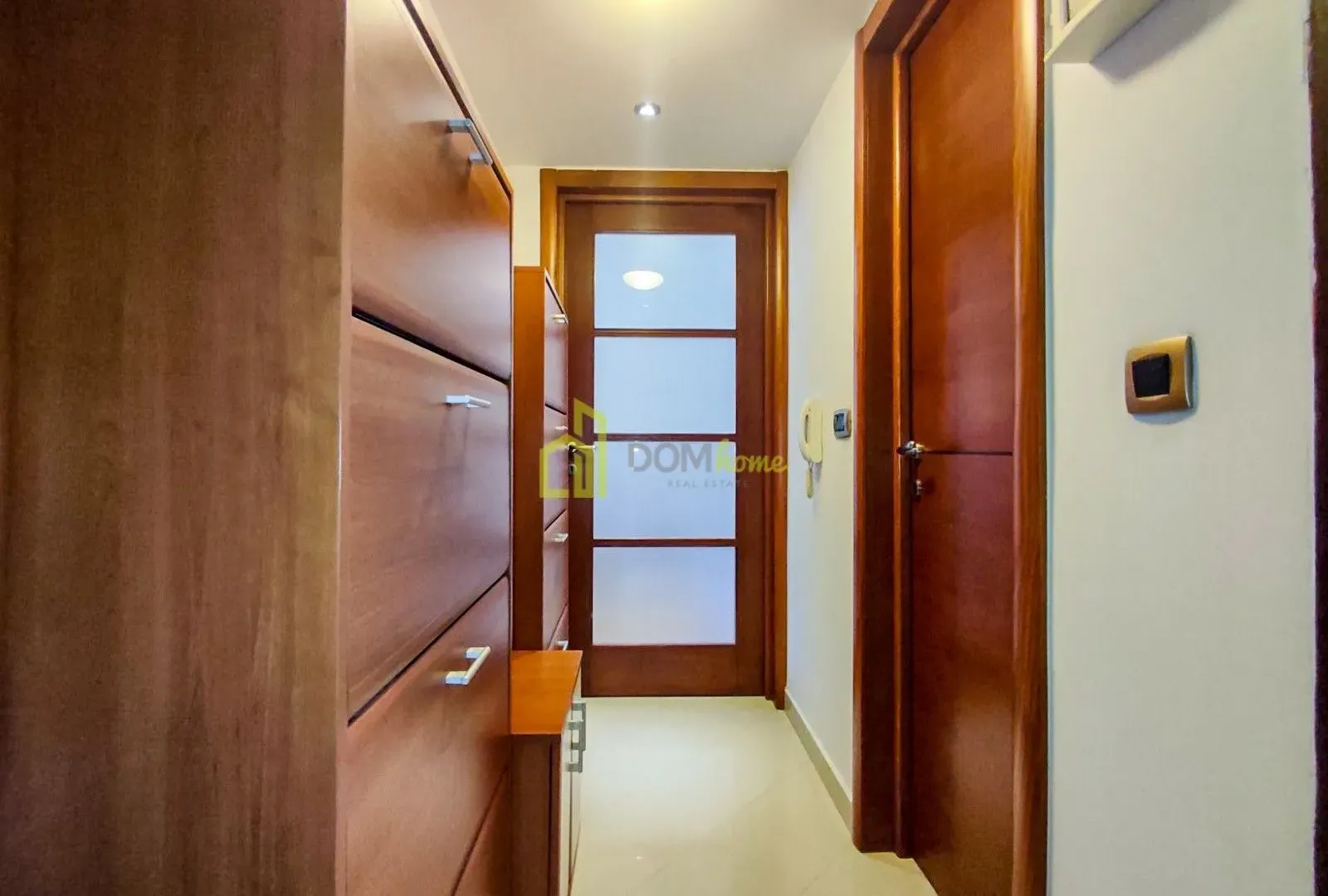 Prodaja, jednosoban stan, 70m², Centar, Podgorica