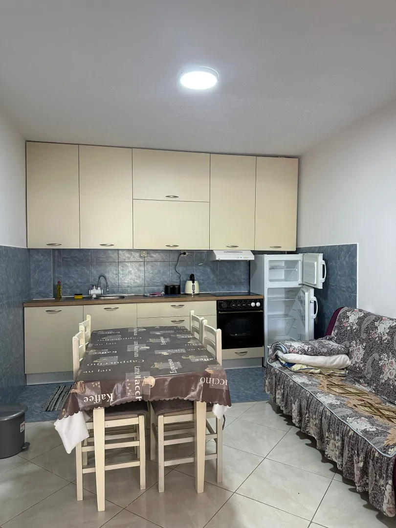 Izdavanje, jednosoban stan, 60m², Makedonsko naselje, Bar