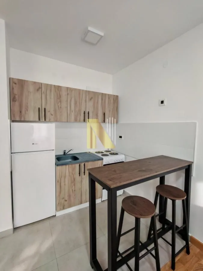 Izdavanje, jednosoban stan, 41m², Petrovaradin, Novi Sad