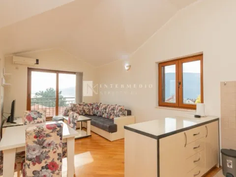 Rent, one bedroom apartment, 48m², Baošići, Herceg Novi