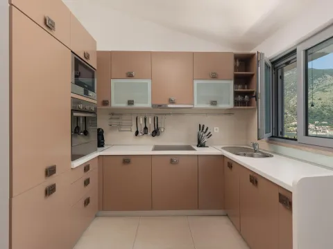 Prodaja, dvosoban stan, 84m², Dobrota, Kotor - image 7