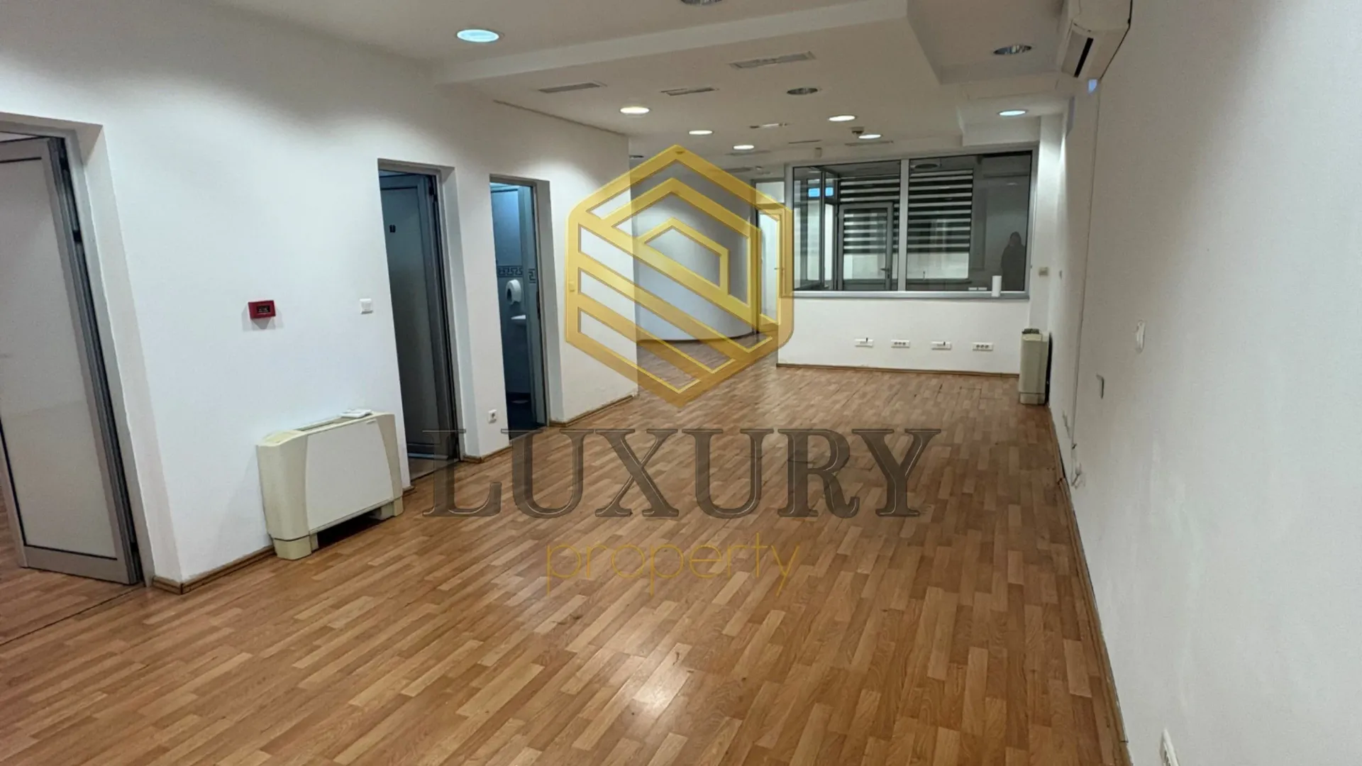 Rent, office space, 160m², Obala Morače, Podgorica