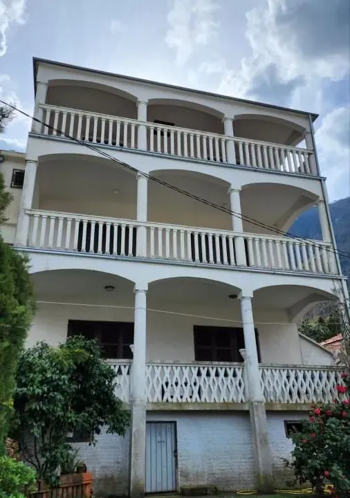 Sale, house, 787m², Kotor, Crna Gora