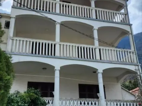 Sale, house, 787m², Kotor, Crna Gora